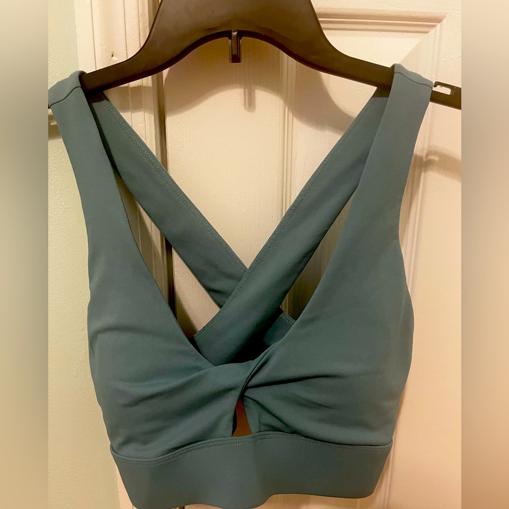 Fabletics Keyhole Sports Bra